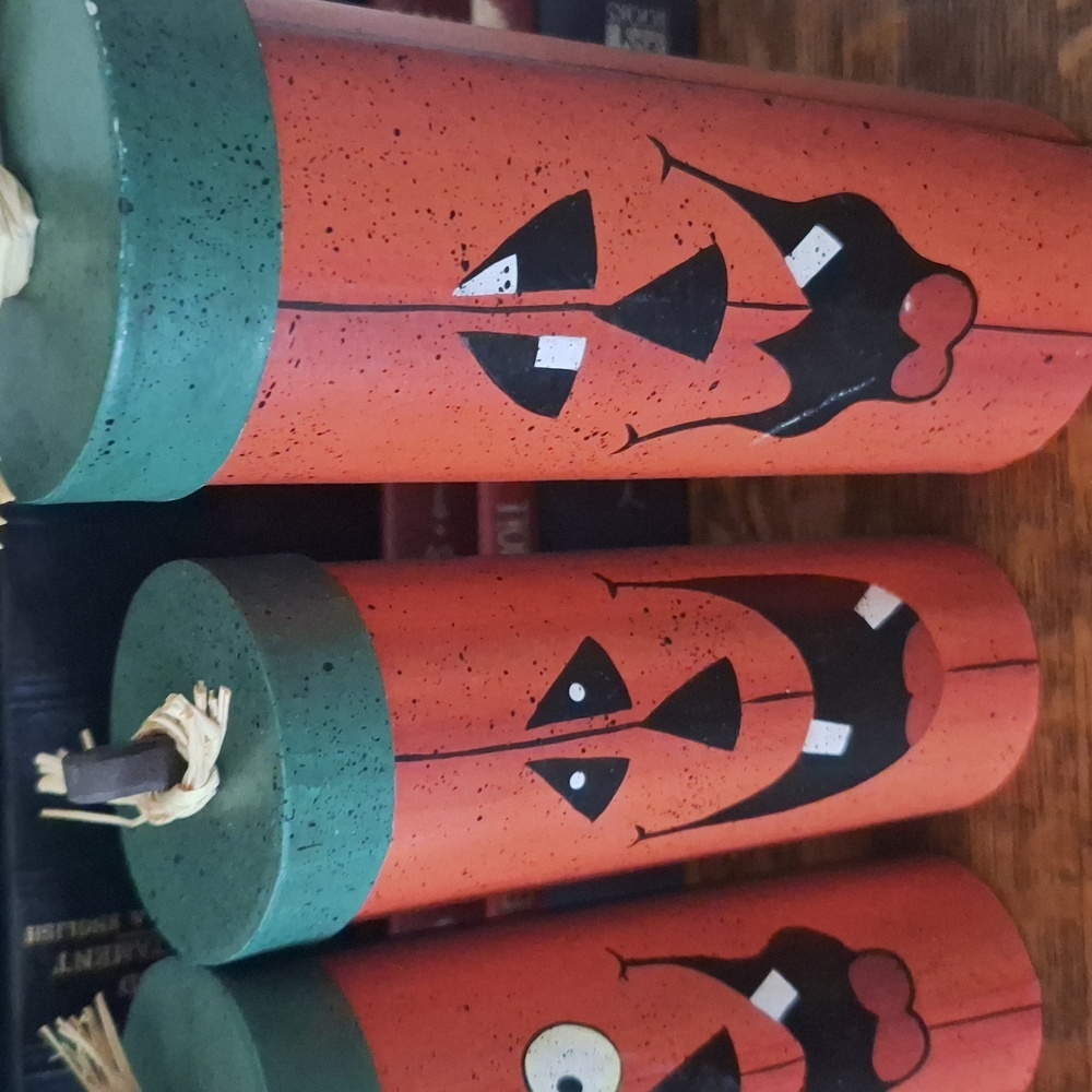 Lot Of 4 Holloween folk art painted treat containers - Picture 3 of 8